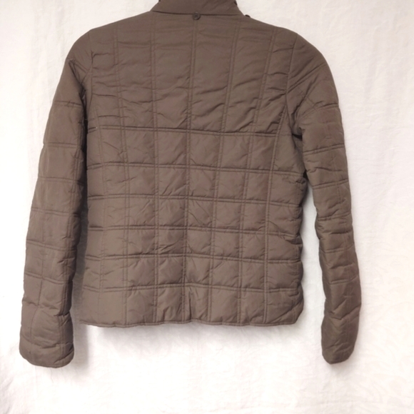 Abercrombie & Fitch puffer jacket. - Picture 5 of 6